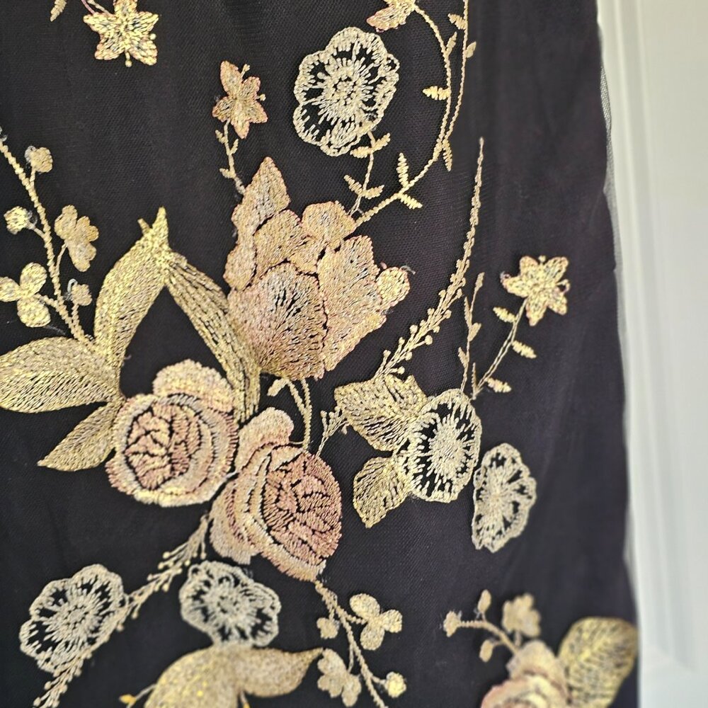 Marchesa Notte Floral Embroidered V-Neck Cape Flutter Sleeve Gown Size 2 - Picture 8 of 11